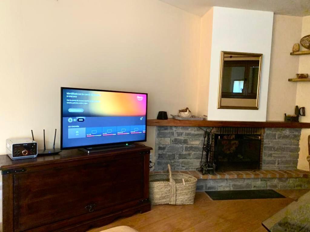 Apartament De La Vall Ferrera - L'Amfitriona Areu Exterior foto